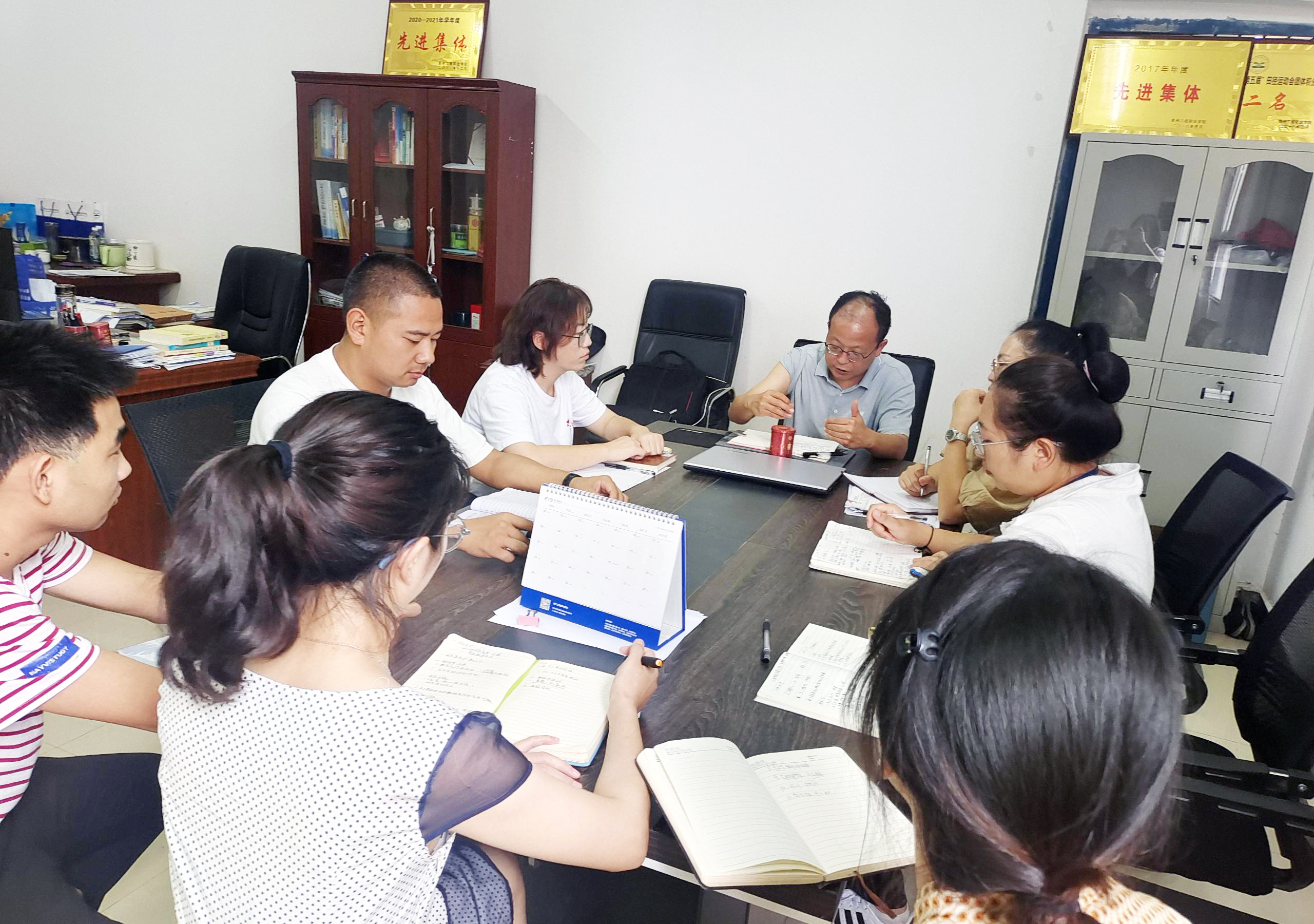 现代服务与管理学院组织召开 2022年秋季学期第一次党政联席会议(图1)