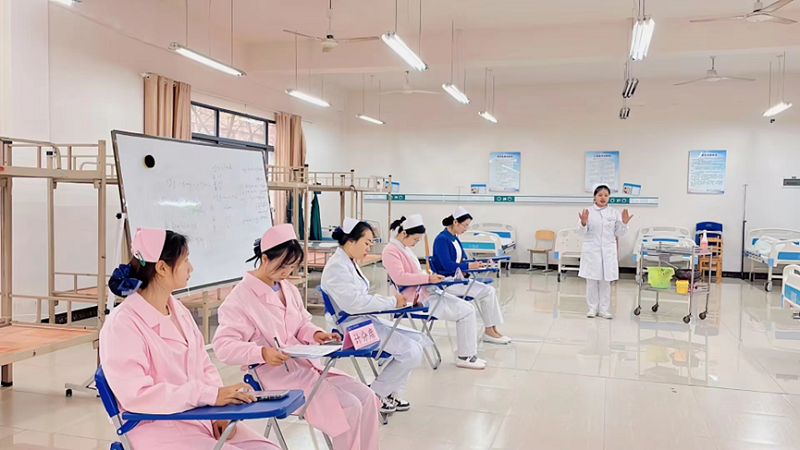 创新协同·奋竞于春-beat365英国官方网站第六届护理技能大赛圆满举办(图5)