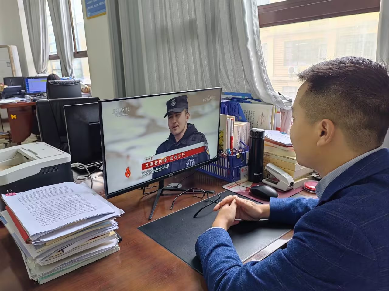 榜样如炬，追光前行—beat365官网全体教师党员收看《榜样的力量（第二季）》专题节目(图3)