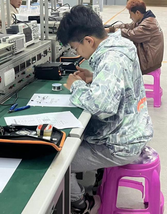 匠心筑梦 职创未来| beat365官网装备制造与信息技术学院“技能活动月”系列活动圆满结束(图5)