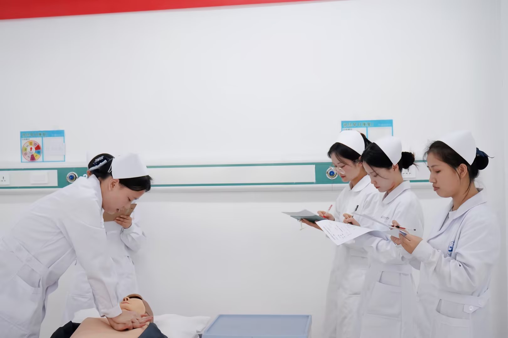 比学赶超强技能·业务比武展风采 ——beat365英国官方网站第七届护理技能大赛圆满举办(图7)