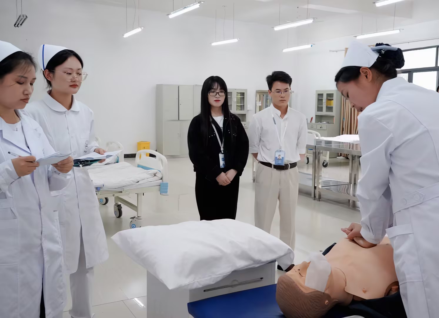 比学赶超强技能·业务比武展风采 ——beat365英国官方网站第七届护理技能大赛圆满举办(图8)