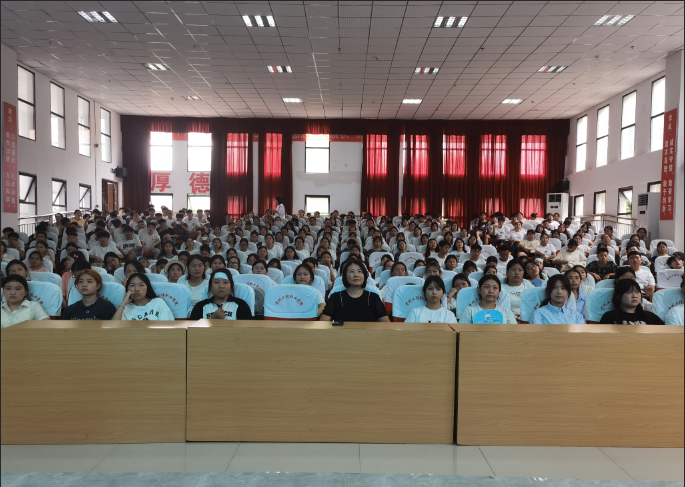 以梦为马•青春奋斗不息——药学院成功举办2024级新生专业介绍会(图3)