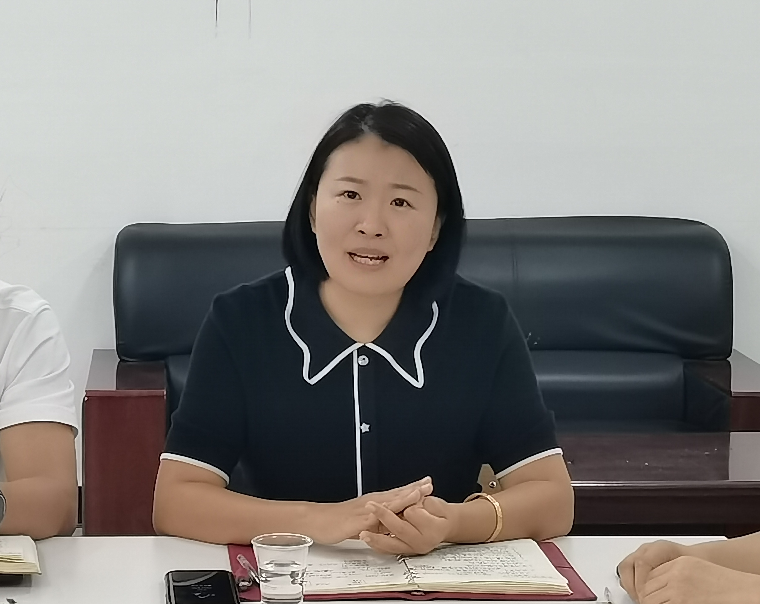 装备制造与信息技术学院院长邹小南调研学生科工作(图3)