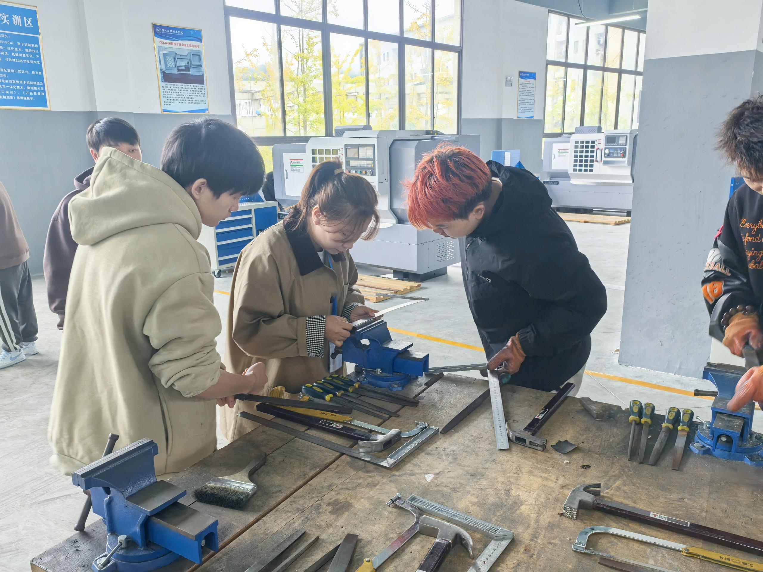 beat365英国官方网站2024-2025学年度公开示范课活动圆满结束(图3)