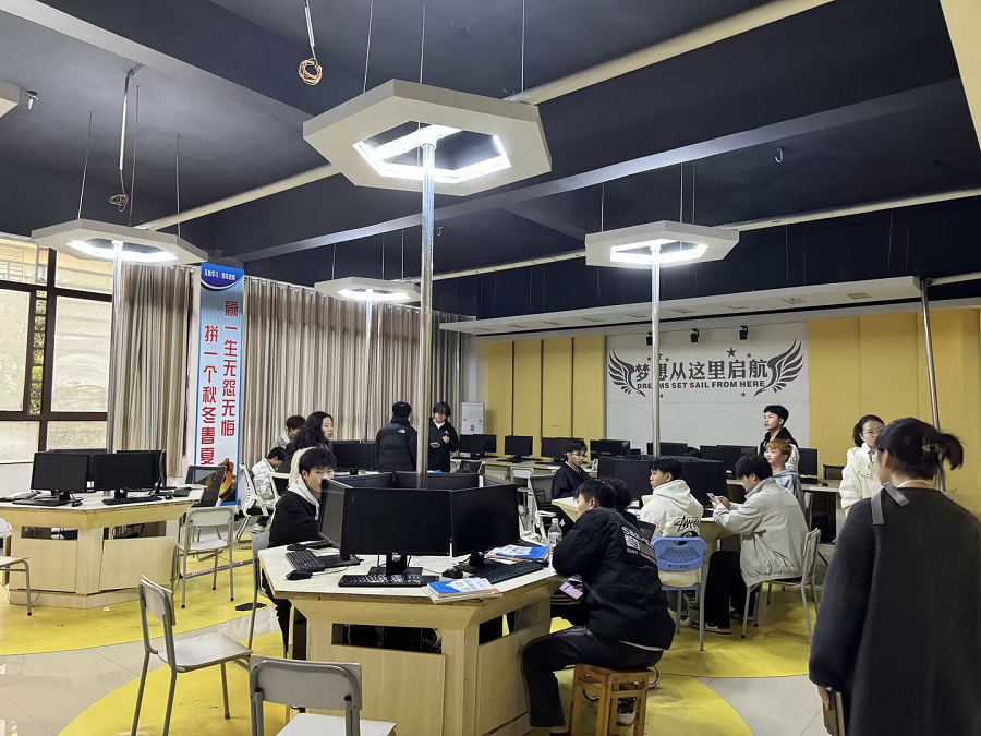 人工智能与信息工程学院2024年-2025年第二学期开学第一课督查简报(图2)