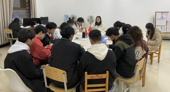 药学院团总支召开2025年春季学期首次工作部署会(图1)