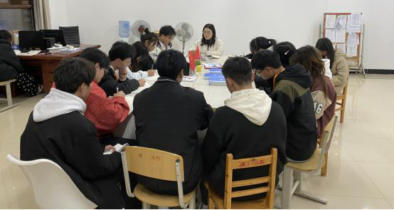 药学院团总支召开2025年春季学期首次工作部署会(图2)