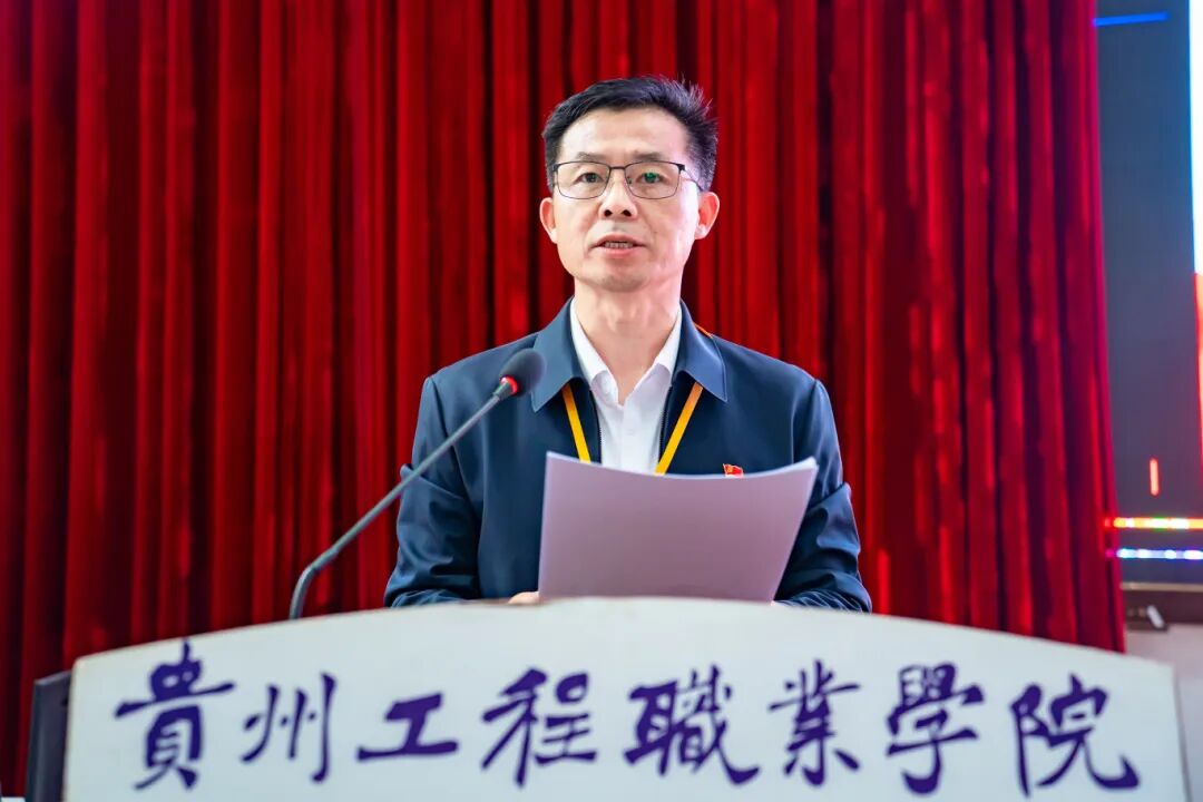 beat365英国官方网站青年马克思主义者培养工程—“闪亮青春”第八期大学生骨干培训班结业典礼暨第九期培训班开班仪式(图2)