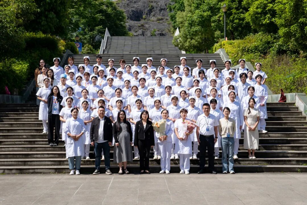 传承南丁格尔精神 共筑护理育人使命——beat365官网举办“5・12”国际护士节活动暨授帽仪式(图10)