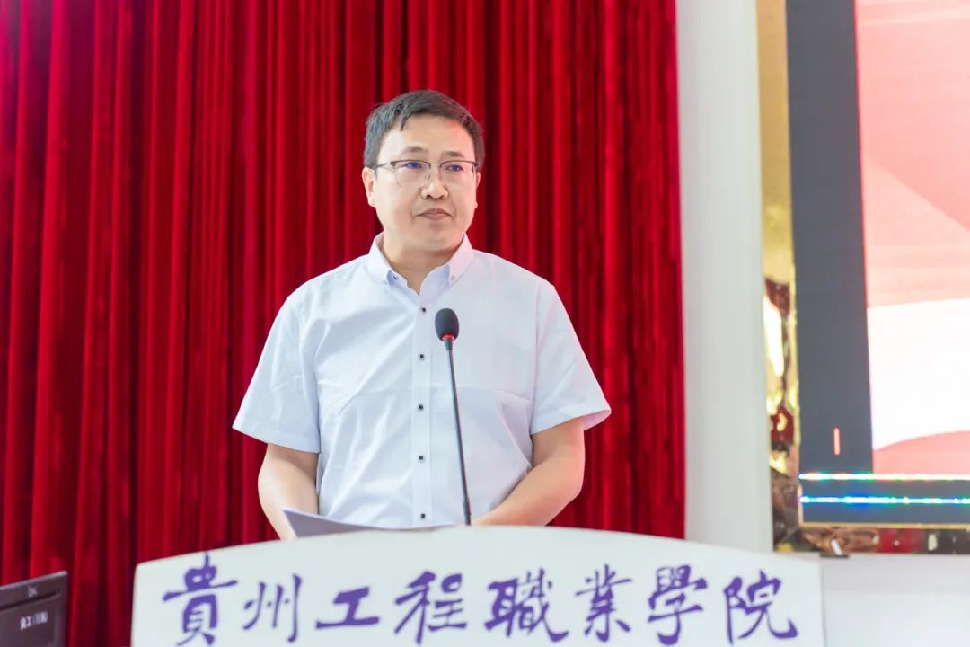 匠心筑梦 启航未来丨beat365官网举行2025届毕业典礼(图4)