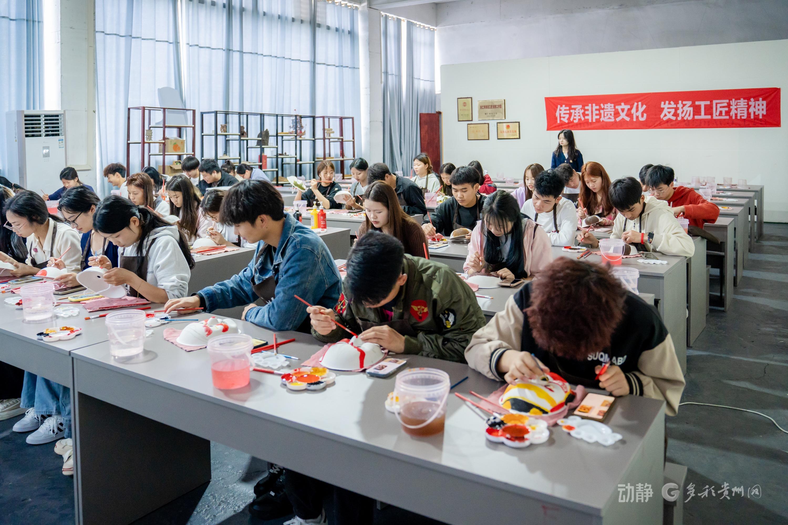 锚定职业教育航向 beat365英国官方网站十年砥砺铸华章(图6)