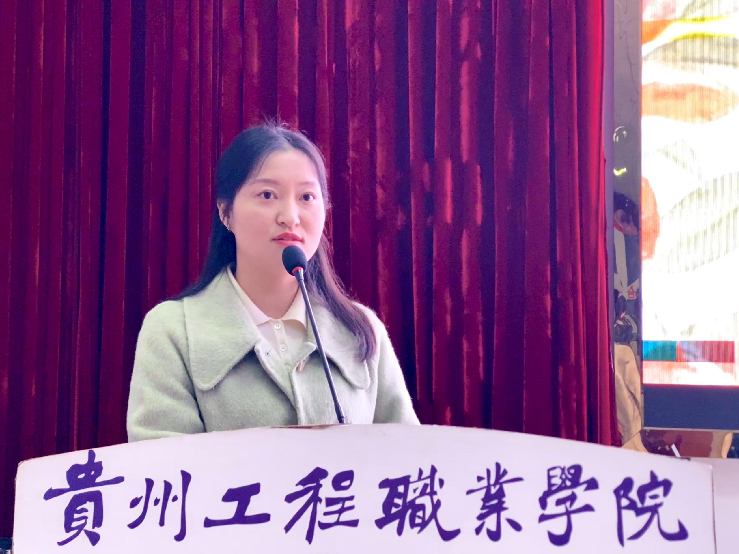 快乐青春.知“性”成长——药学院召开女生 安全教育大会(图1)