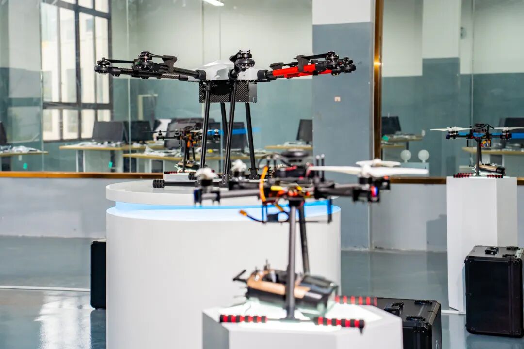 beat365官网无人机实训中心正式启用丨打造高水平产教融合新平台(图1)