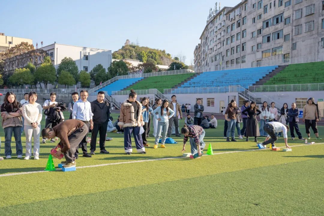 税校携手促交流 文体融合展新风丨beat365英国官方网站与国家税务总局德江县税务局联合举办2025冬季趣味运动会(图11)