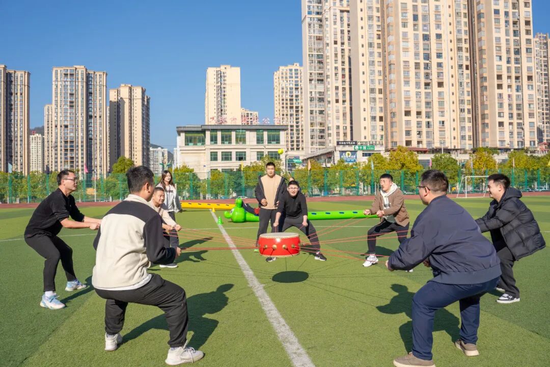 税校携手促交流 文体融合展新风丨beat365英国官方网站与国家税务总局德江县税务局联合举办2025冬季趣味运动会(图13)