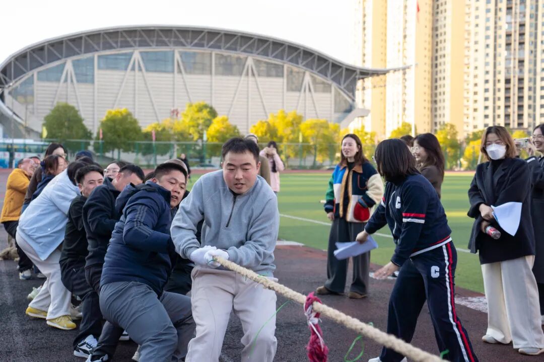 税校携手促交流 文体融合展新风丨beat365英国官方网站与国家税务总局德江县税务局联合举办2025冬季趣味运动会(图16)