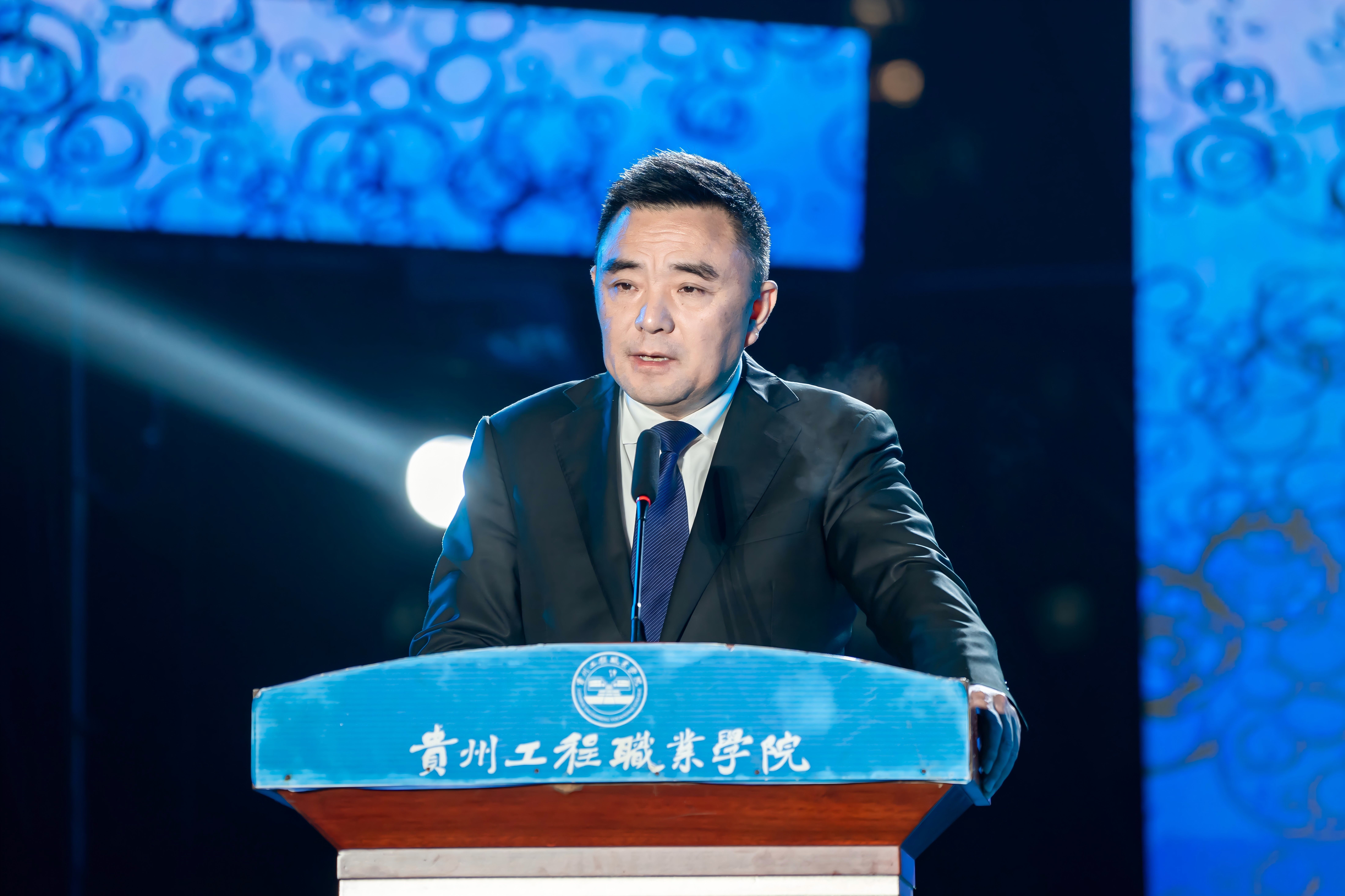 beat365英国官方网站举行十周年校庆暨2026年元旦文艺晚会(图4)