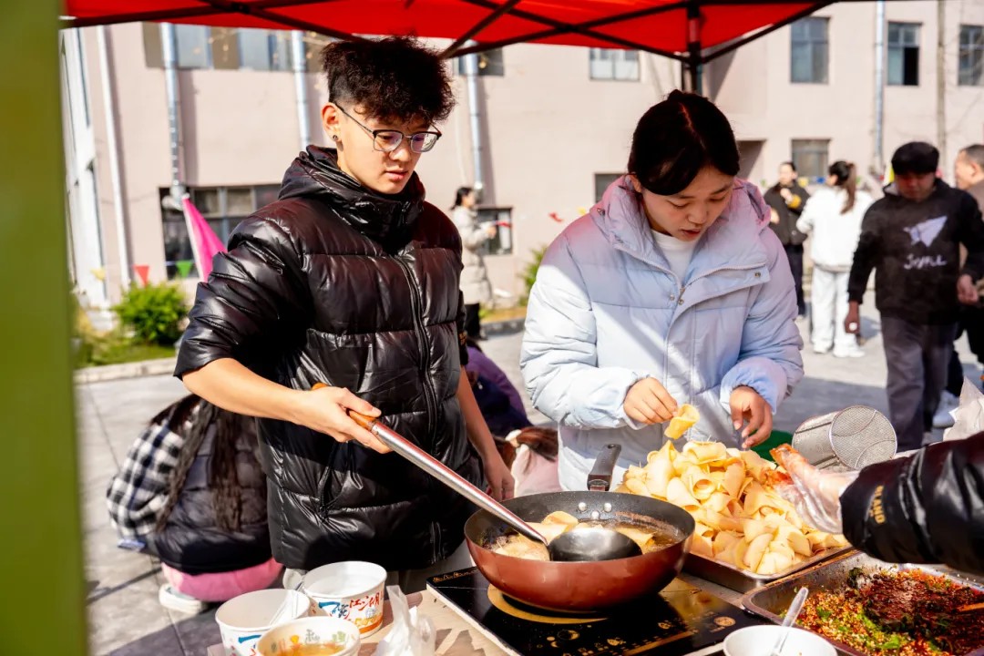 beat365官网首届美食文化节成功举办(图5)